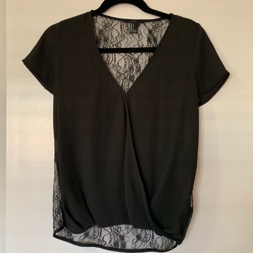 Forever21 Lace Back T Shirt Blouse sz S